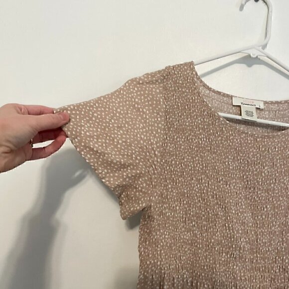 URBAN ROMANTICS URBAN OUTFITTERS UO Taupe Speckled Short Sleeve Smocked Blouse S - Picture 5 of 11